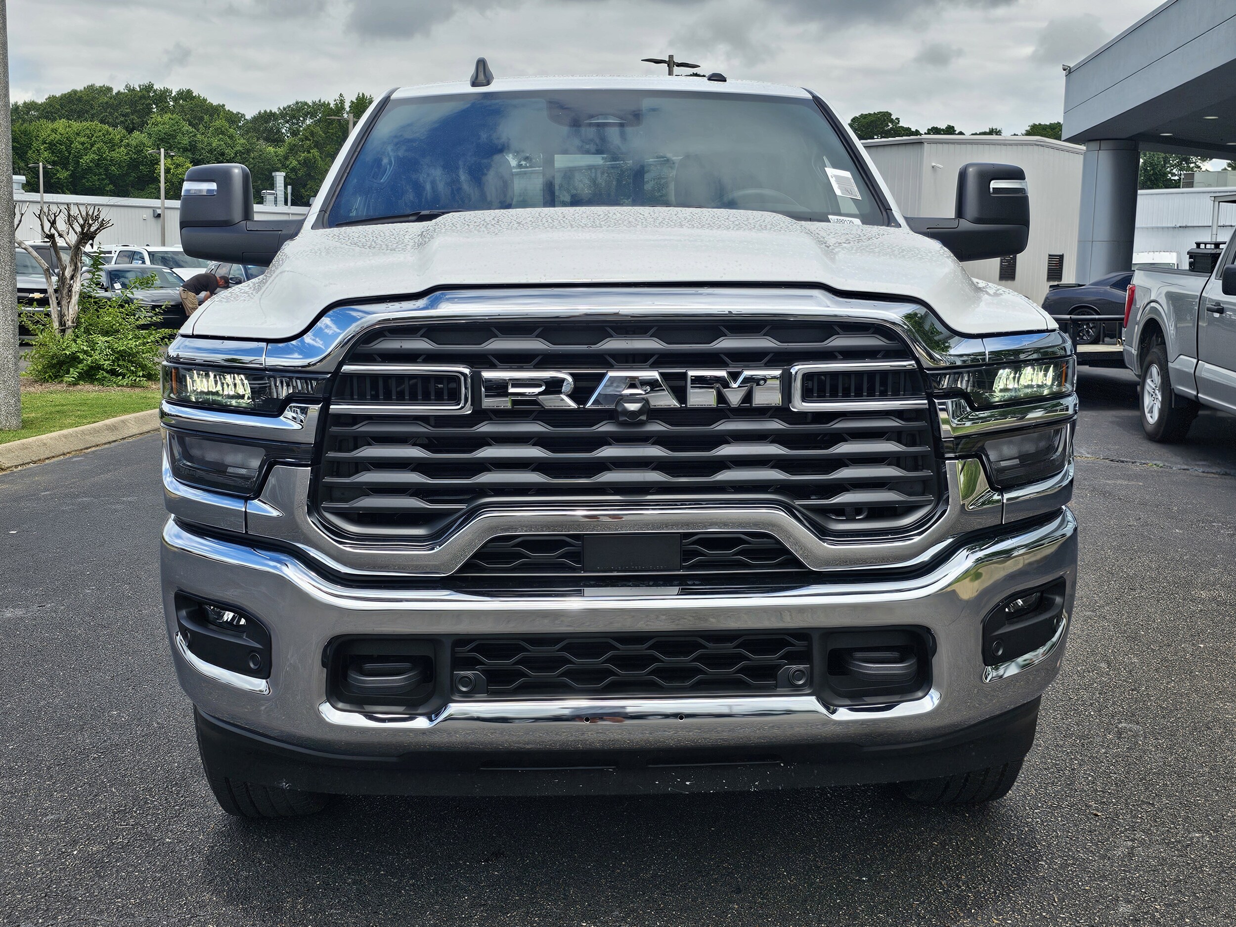 2025 Ram 2500 Tradesman photo 2