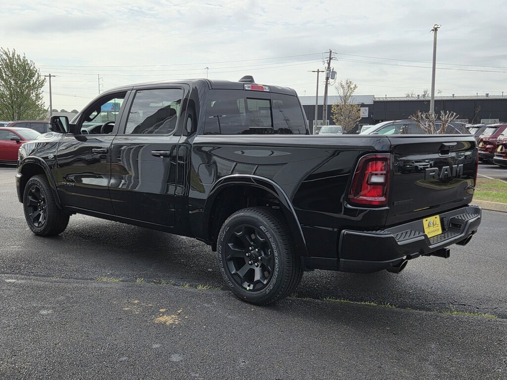 New 2026 Ram 1500 BIG HORN CREW CAB 4X4 5'7 BOX Pickup