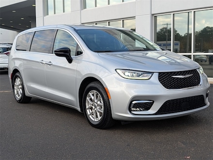 2024 Chrysler Pacifica Touring L Mini-van, Passenger