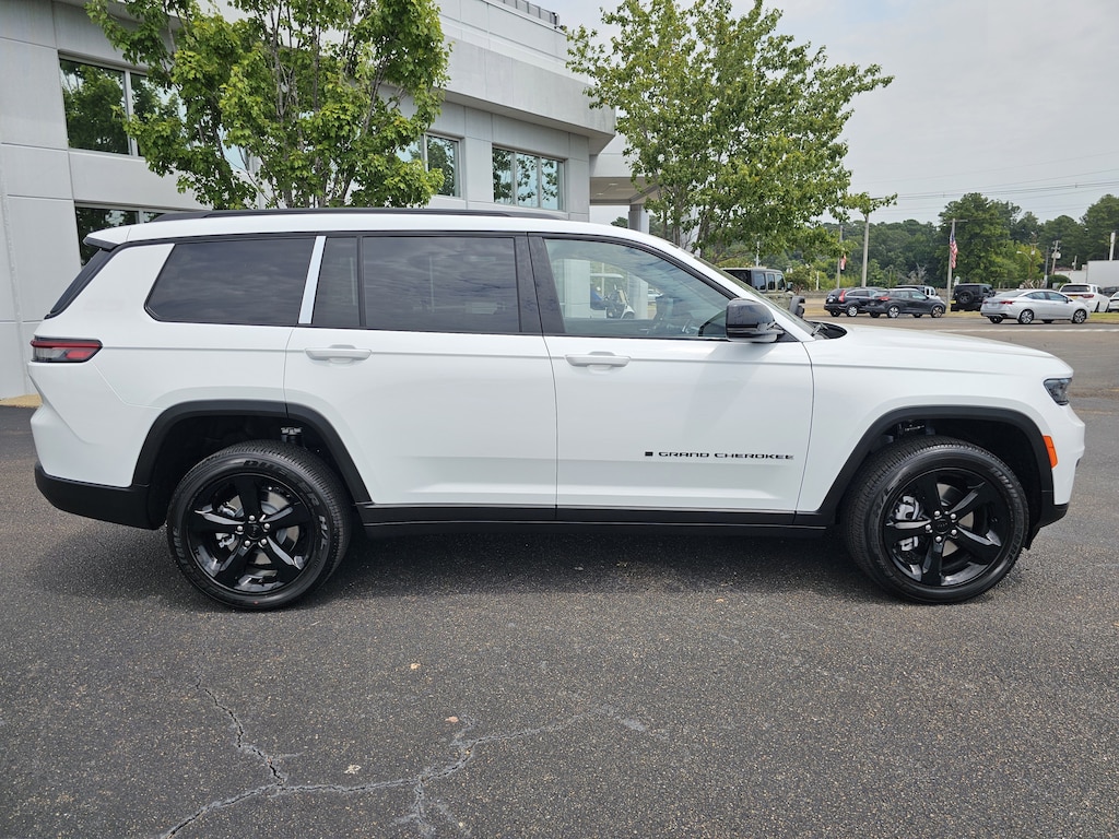 New 2025 Jeep Grand Cherokee L ALTITUDE X 4X2 Sport Utility