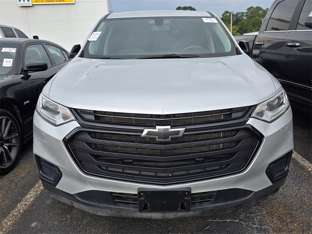 2021 Chevrolet Traverse LS photo 2