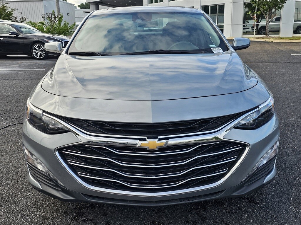 2024 Chevrolet Malibu 1LT photo 2