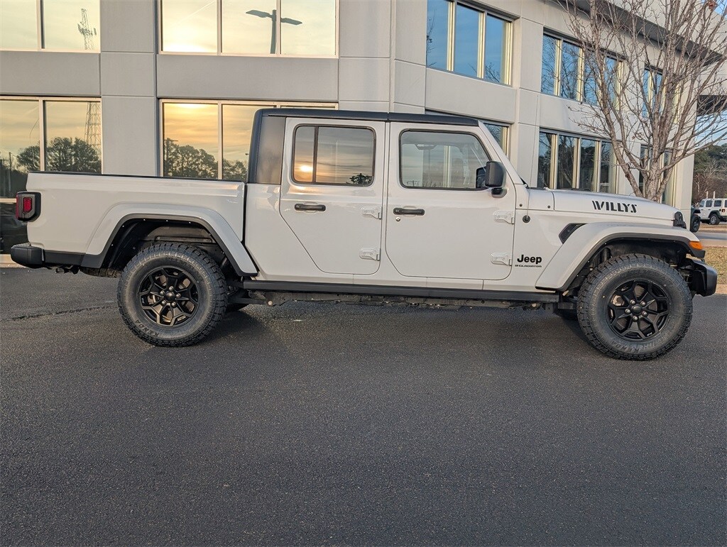 Used 2023 Jeep Gladiator Willys Crew Cab Pickup