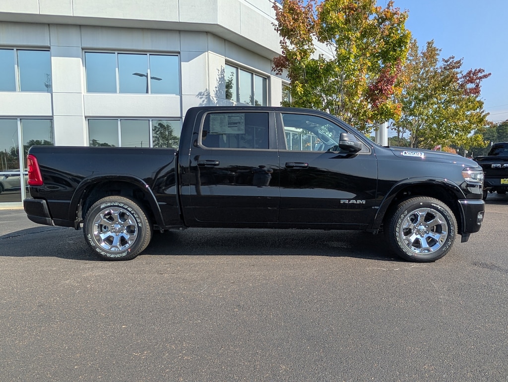 New 2026 Ram 1500 BIG HORN CREW CAB 4X4 5'7 BOX Pickup