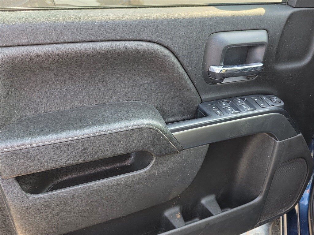 2018 Chevrolet Silverado 1500 LT photo 3