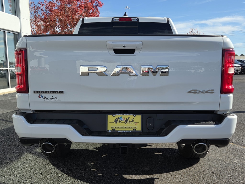 New 2026 Ram 1500 BIG HORN CREW CAB 4X4 5'7 BOX Pickup