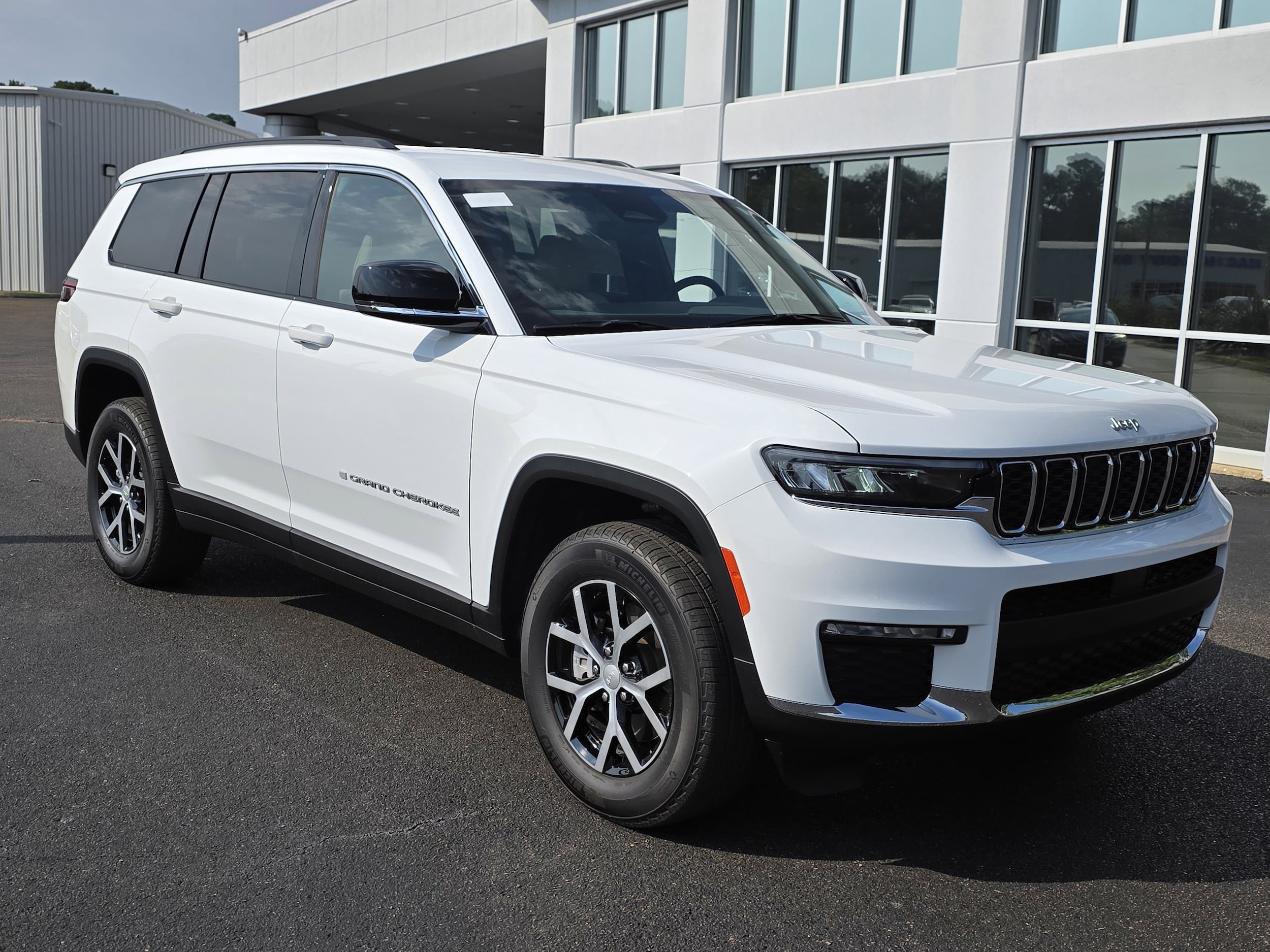 2025 Jeep Grand Cherokee Sport Utility  2025 Jeep Grand Cherokee Sport Utility