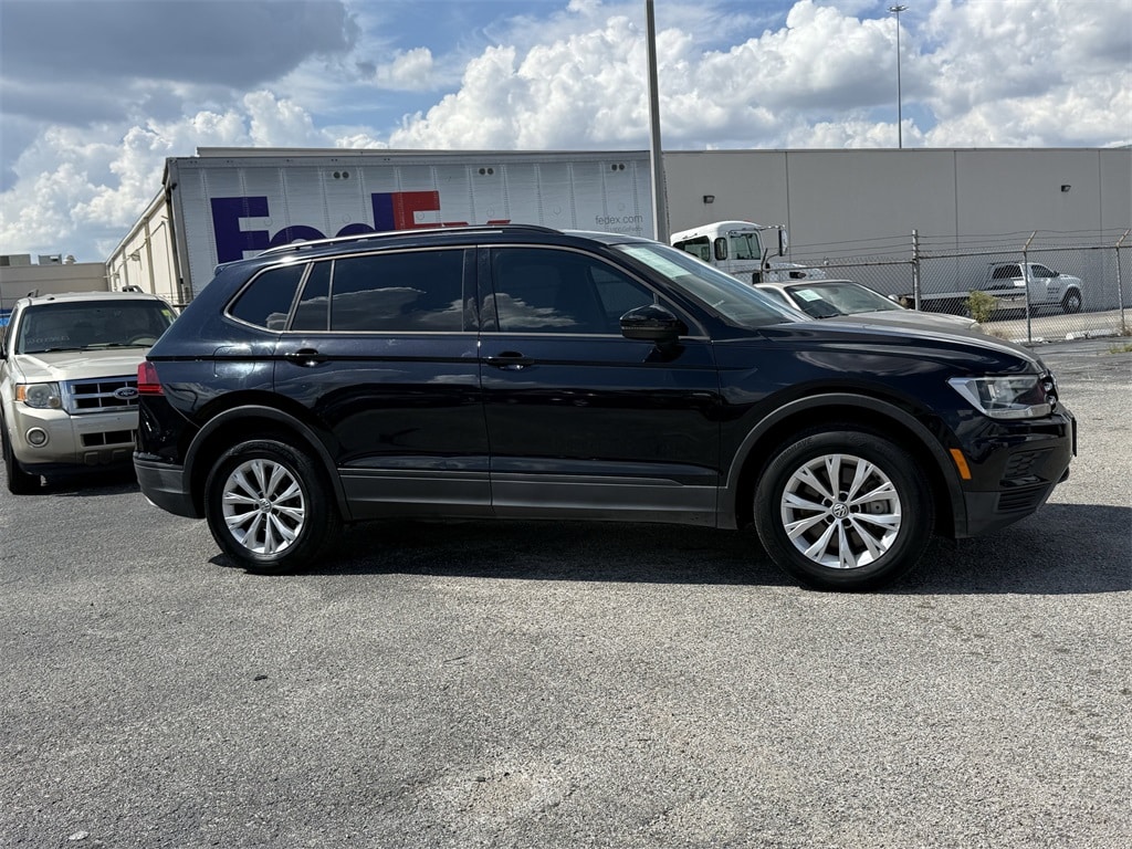 2019 Volkswagen Tiguan S's photo