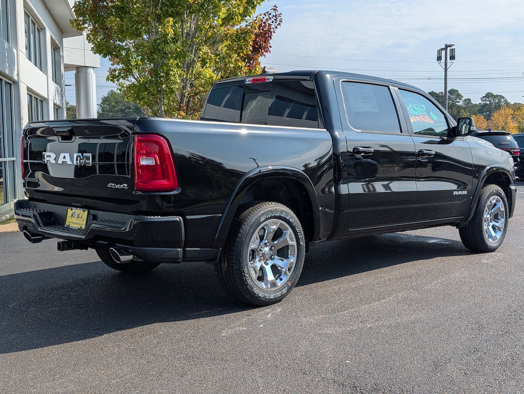 New 2026 Ram 1500 BIG HORN CREW CAB 4X4 5'7 BOX Pickup