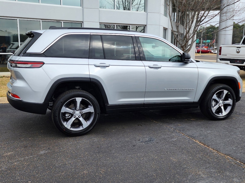 New 2025 Jeep Grand Cherokee LIMITED 4X2 Sport Utility