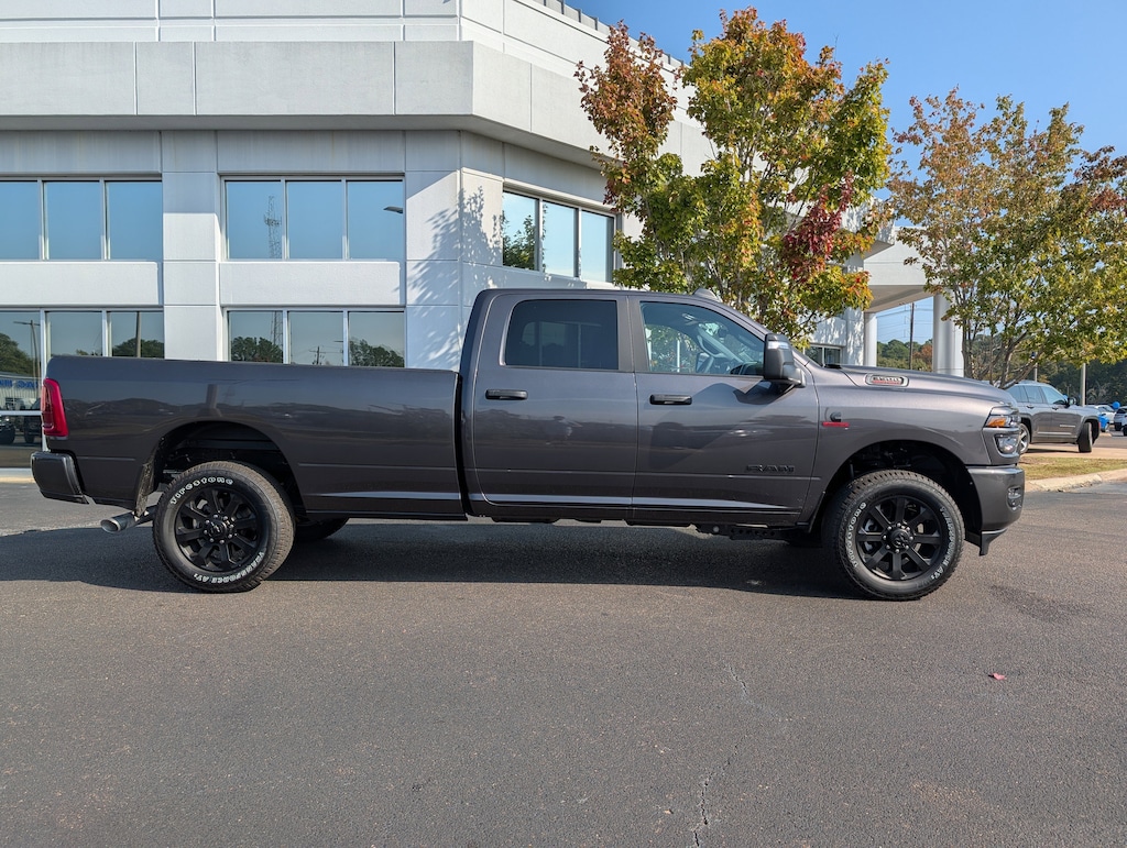 New 2026 Ram 3500 BIG HORN CREW CAB 4X4 8' BOX Pickup