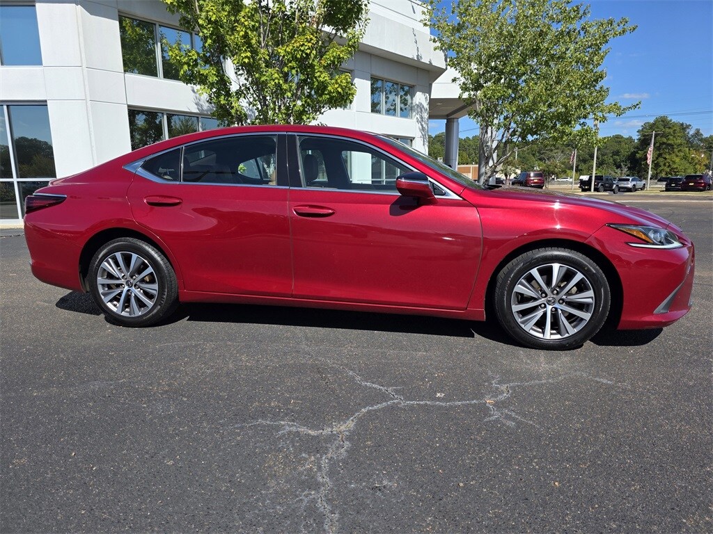 2021 Lexus ES 250 photo 3