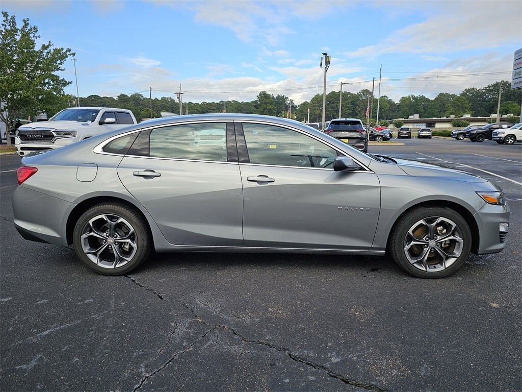 2024 Chevrolet Malibu 1LT photo 3