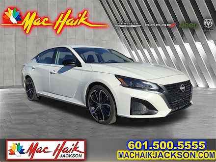 2024 Nissan Altima 2.5 SR Car