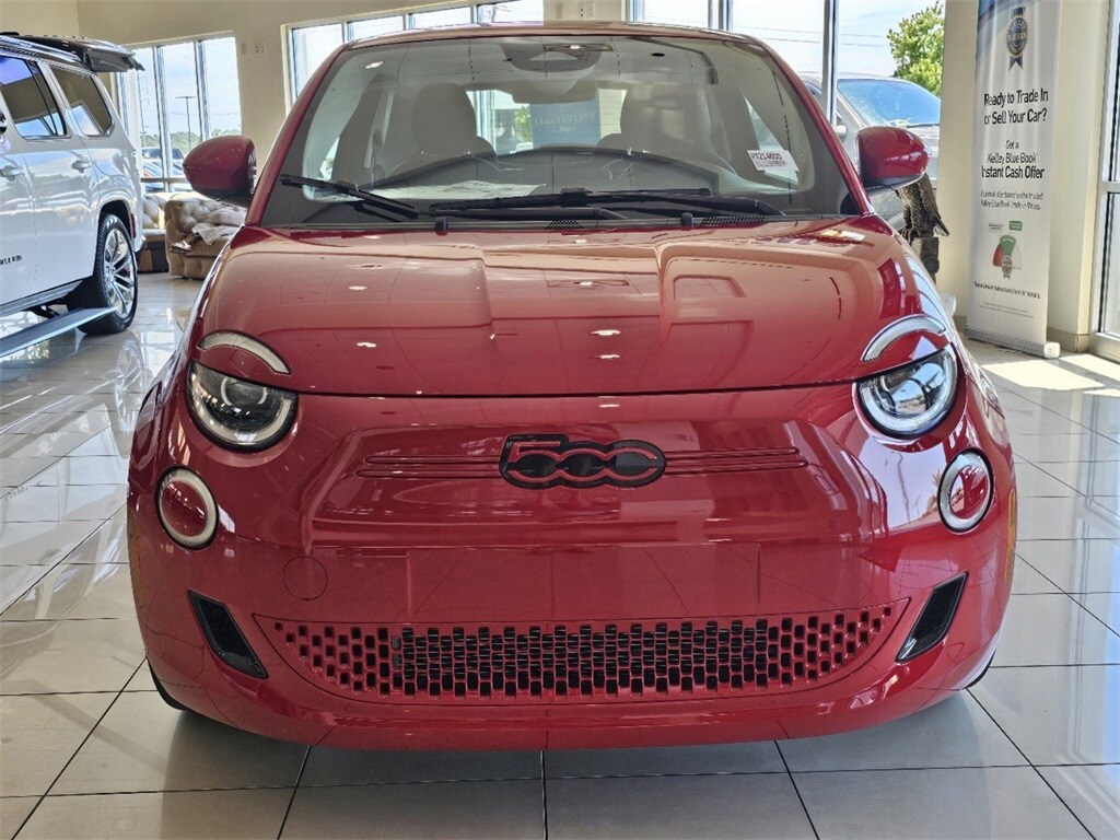 2024 Fiat 500e Red photo 3