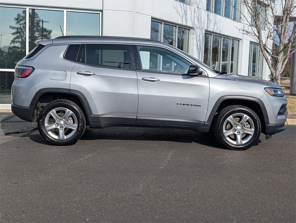 Used 2024 Jeep Compass Latitude Sport Utility