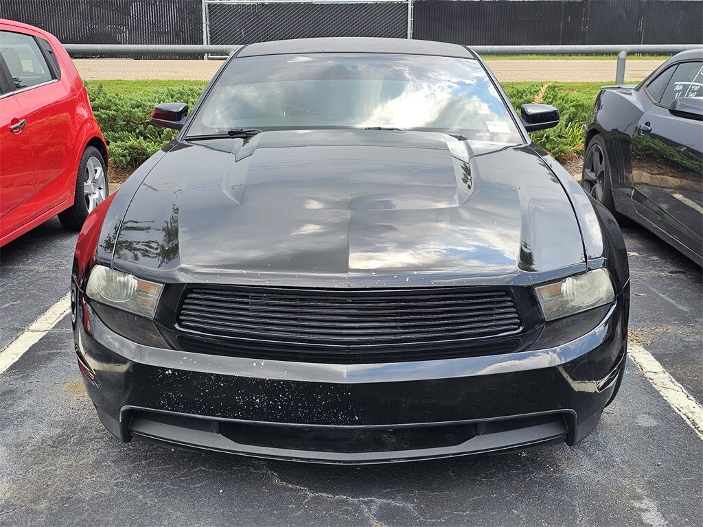 2012 Ford Mustang GT photo 2