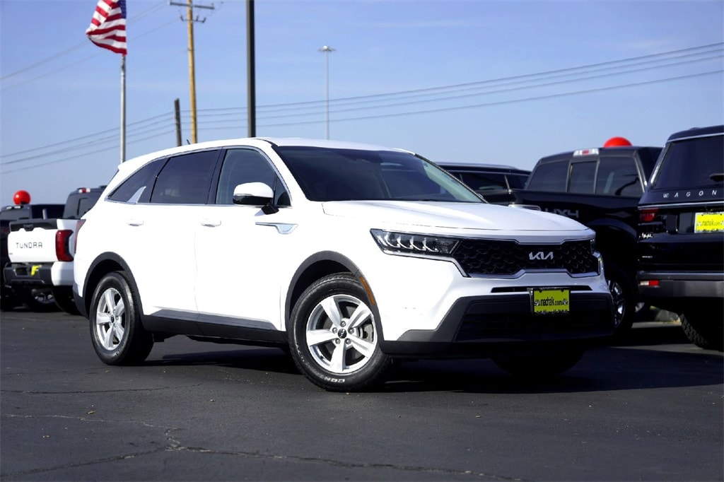 Used 2022 Kia Sorento LX Sport Utility