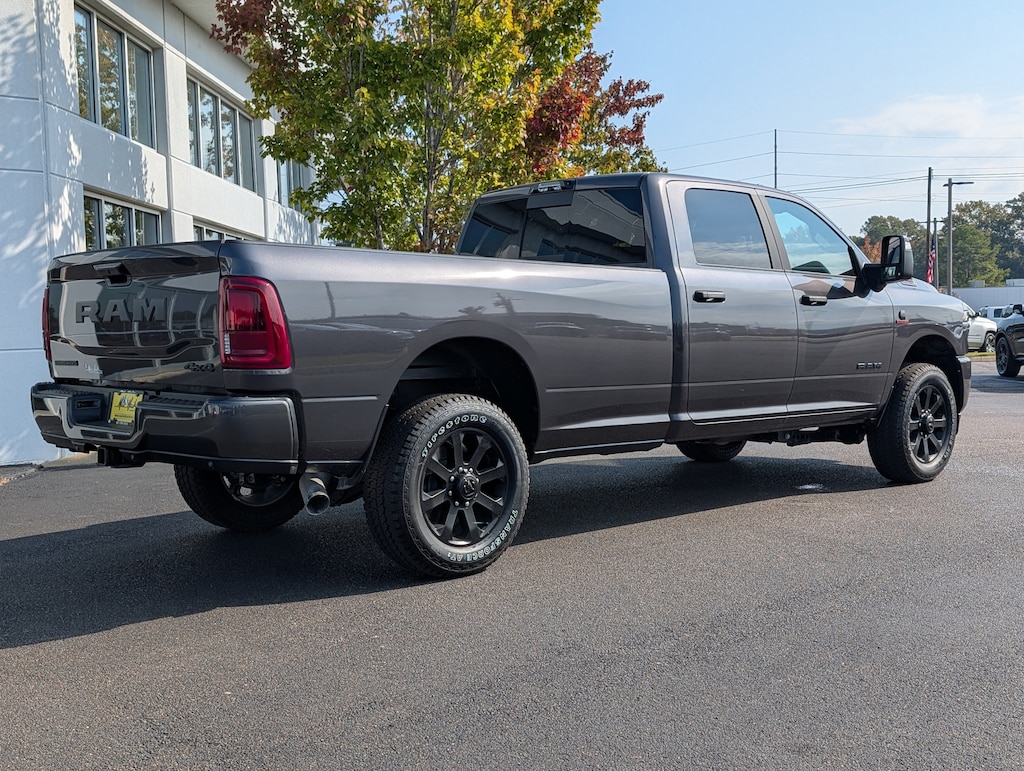 New 2026 Ram 3500 BIG HORN CREW CAB 4X4 8' BOX Pickup