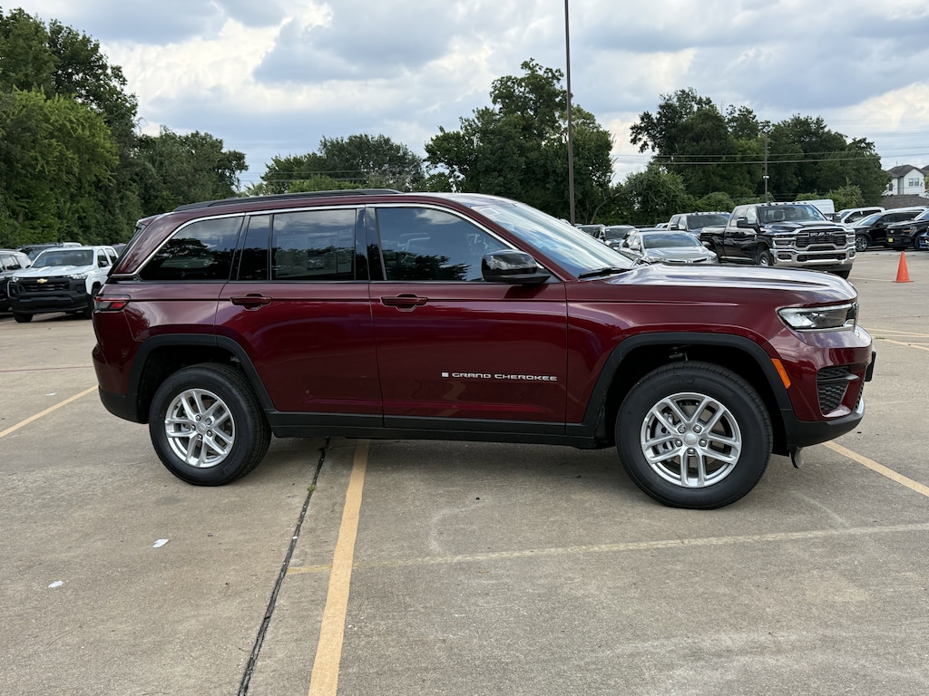 New 2025 Jeep Grand Cherokee LAREDO X 4X4 Sport Utility