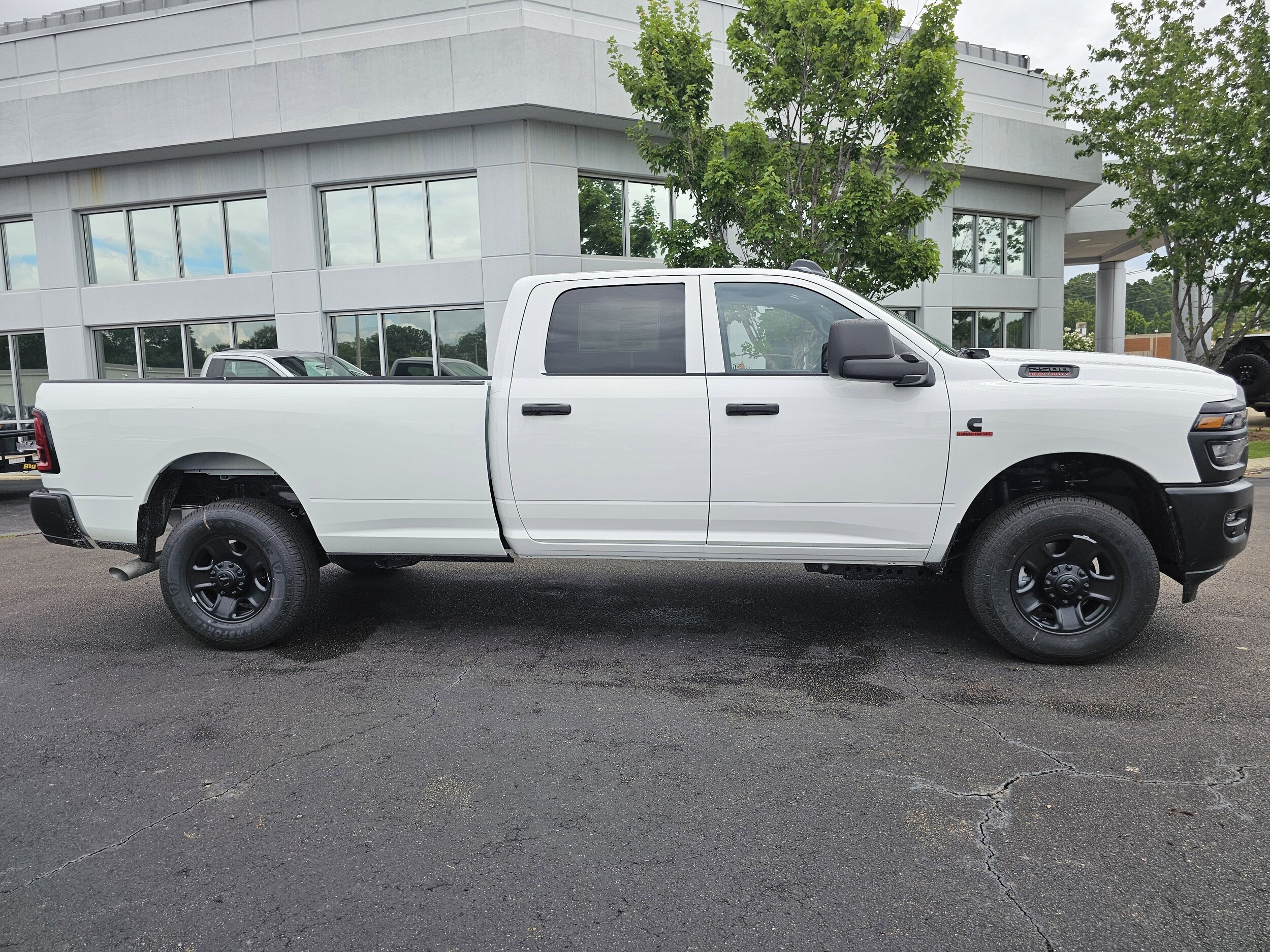 2025 Ram 2500 Tradesman photo 3