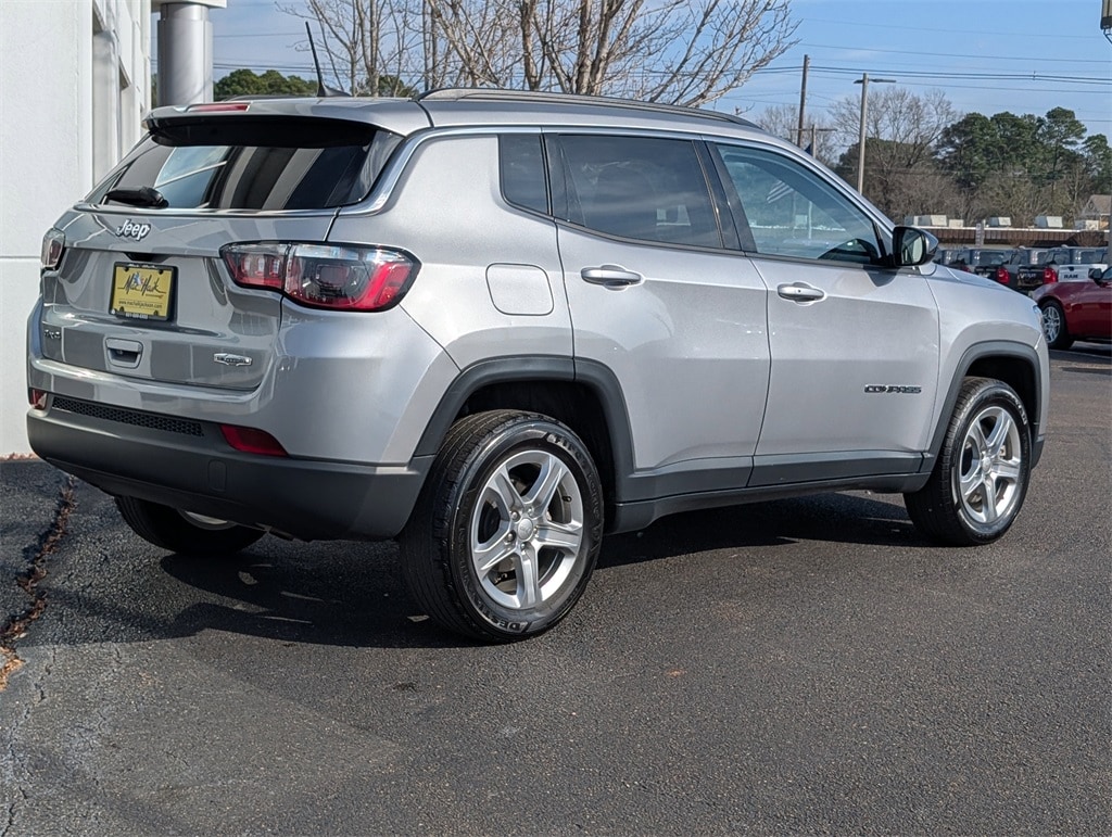 Used 2024 Jeep Compass Latitude Sport Utility