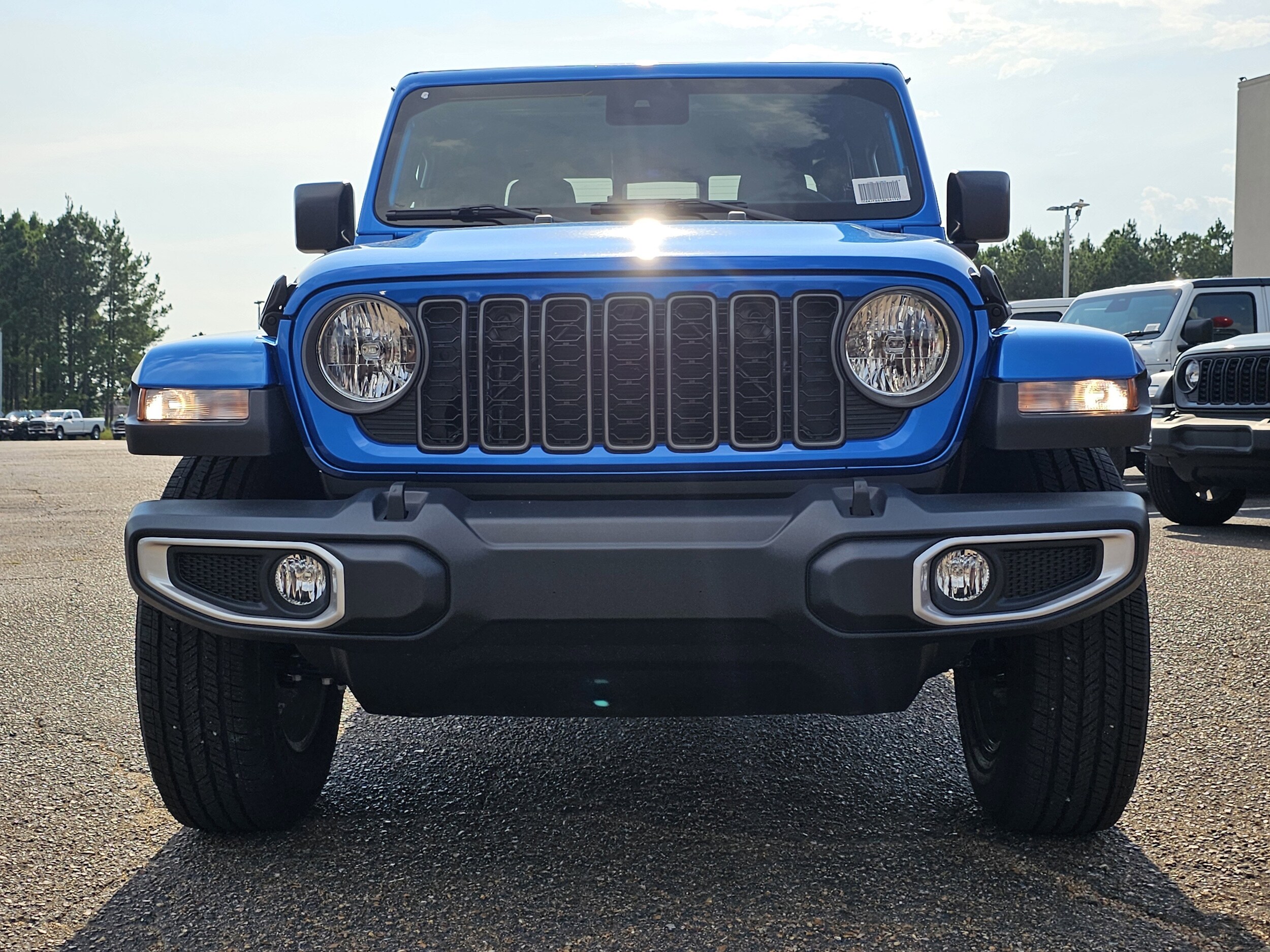 2025 Jeep Gladiator Sport S photo 2