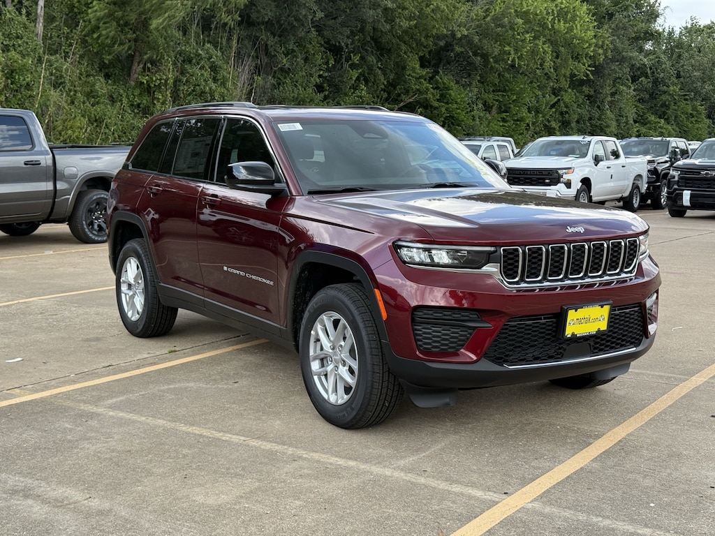 New 2025 Jeep Grand Cherokee LAREDO X 4X4 Sport Utility