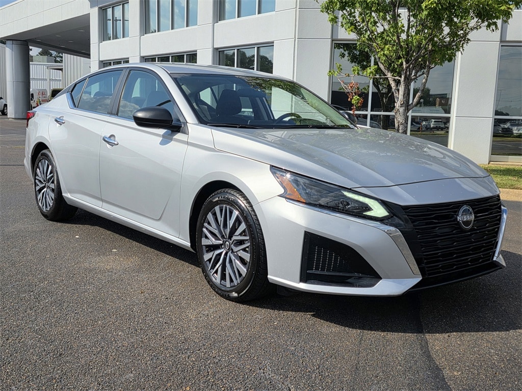 2024 Nissan Altima SV