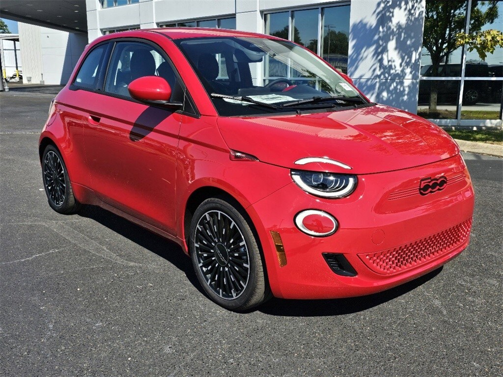 2024 Fiat 500e Red photo 2