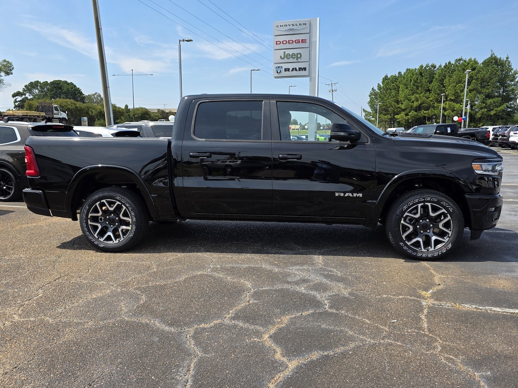 New 2026 Ram 1500 LARAMIE CREW CAB 4X4 5'7 BOX Pickup