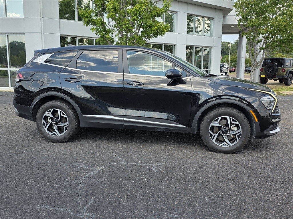 2024 Kia Sportage LX photo 3