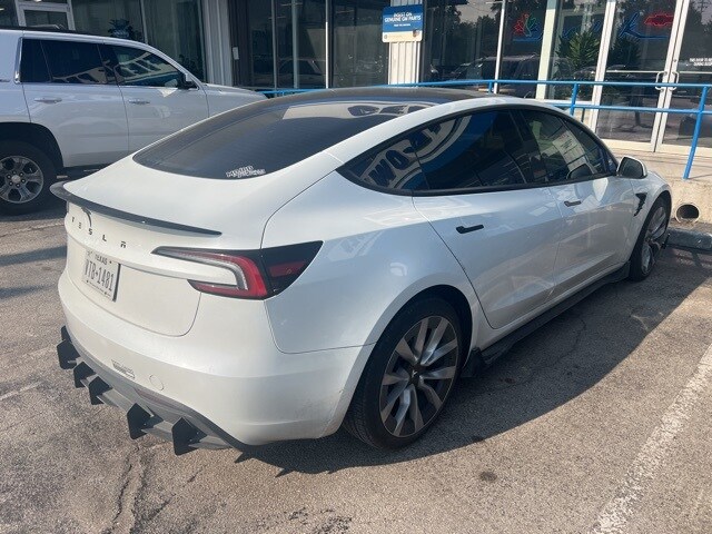 2024 Tesla Model 3 photo 3