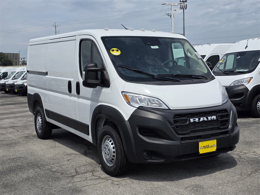 New 2025 Ram ProMaster PROMASTER 1500 TRADESMAN CARGO VAN LOW ROOF 136' W Cargo Van