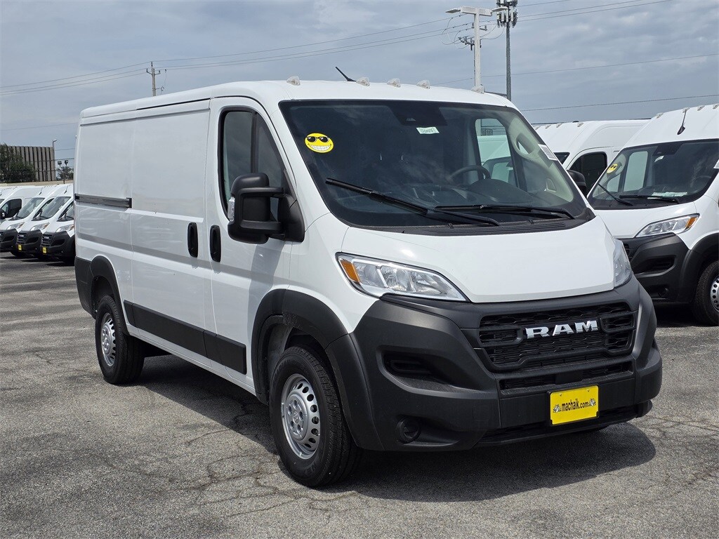 2025 Ram ProMaster 1500 Tradesman Cargo Van photo 2