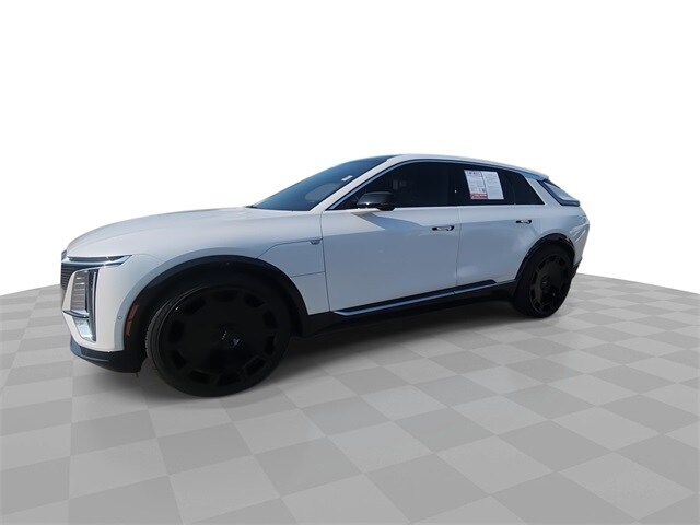 2024 Cadillac Lyriq Luxury photo 4