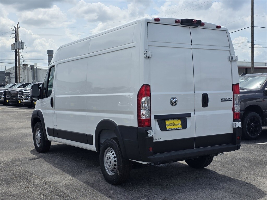 2025 Ram ProMaster 2500 photo 2