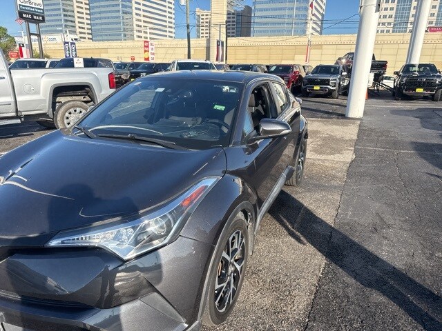 2018 Toyota C-HR XLE photo 4