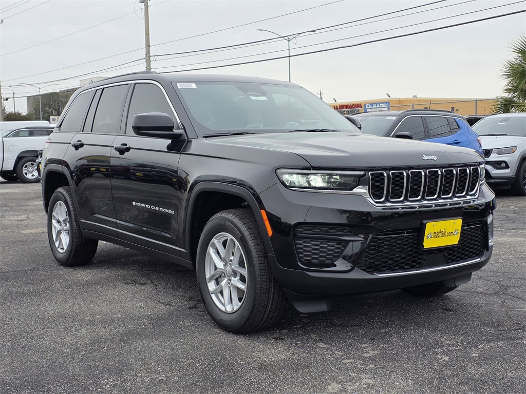New 2025 Jeep Grand Cherokee LAREDO X 4X2 Sport Utility