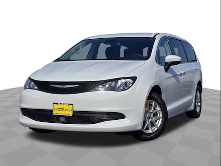 2023 Chrysler Voyager LX Van
