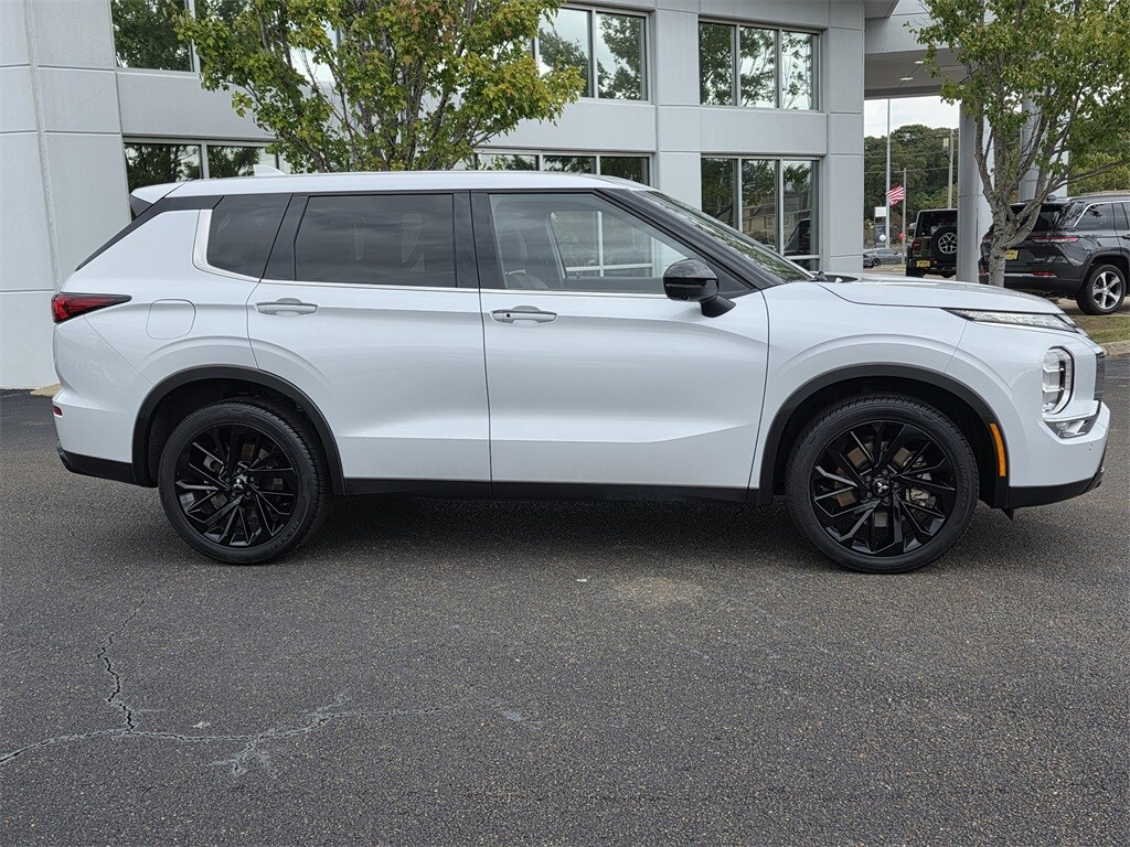 Used 2024 Mitsubishi Outlander SUV