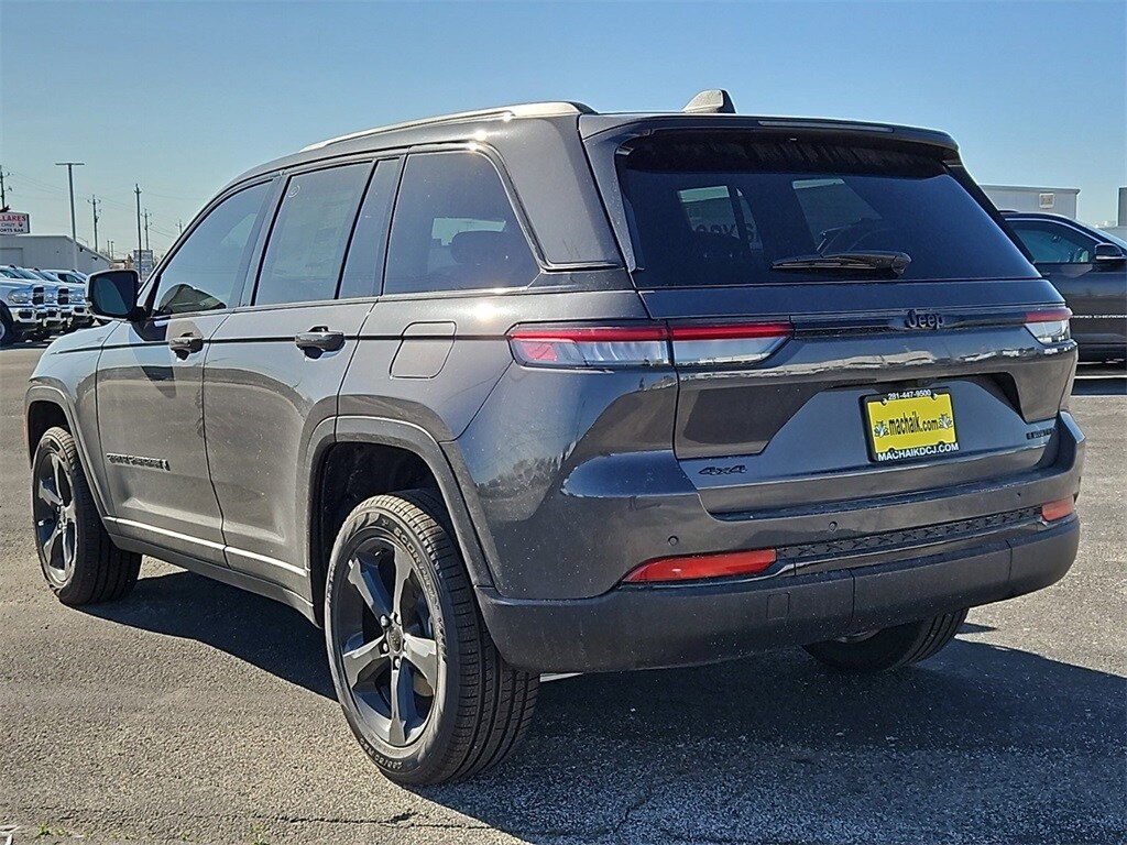 2025 Jeep Grand Cherokee Limited photo 4