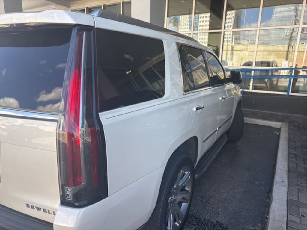 Used 2015 Cadillac Escalade Luxury SUV