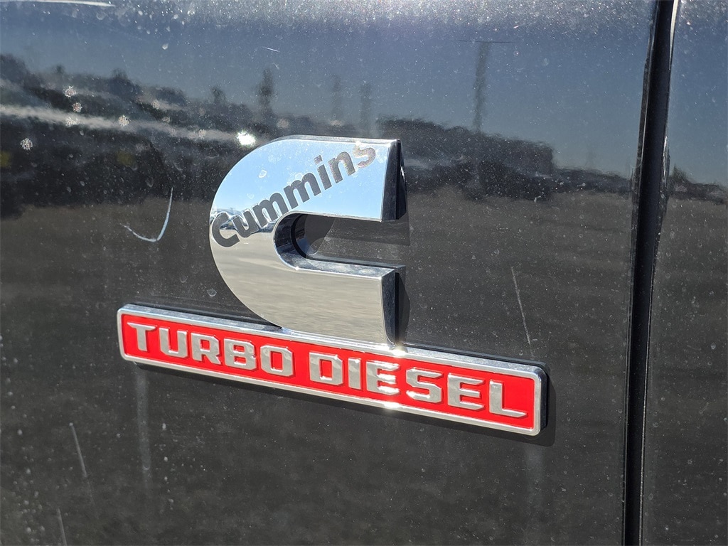 New 2025 Ram 2500 LARAMIE CREW CAB 4X4 6'4 BOX Pickup