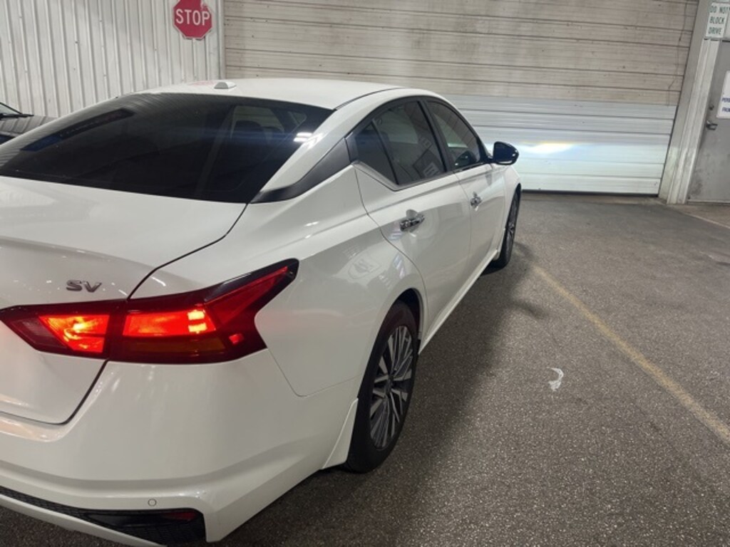 Used 2024 Nissan Altima 2.5 SV Sedan