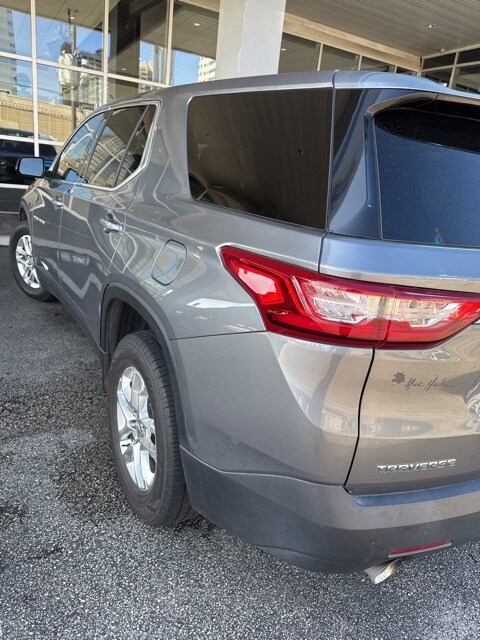 2019 Chevrolet Traverse LS photo 3