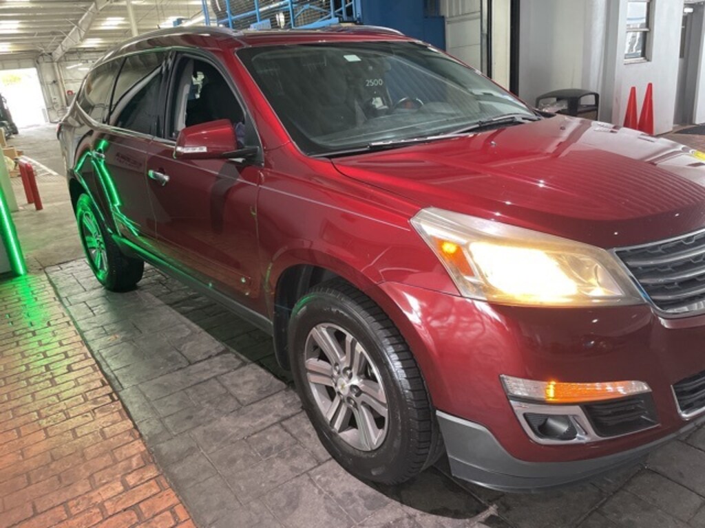 Used 2017 Chevrolet Traverse LT SUV