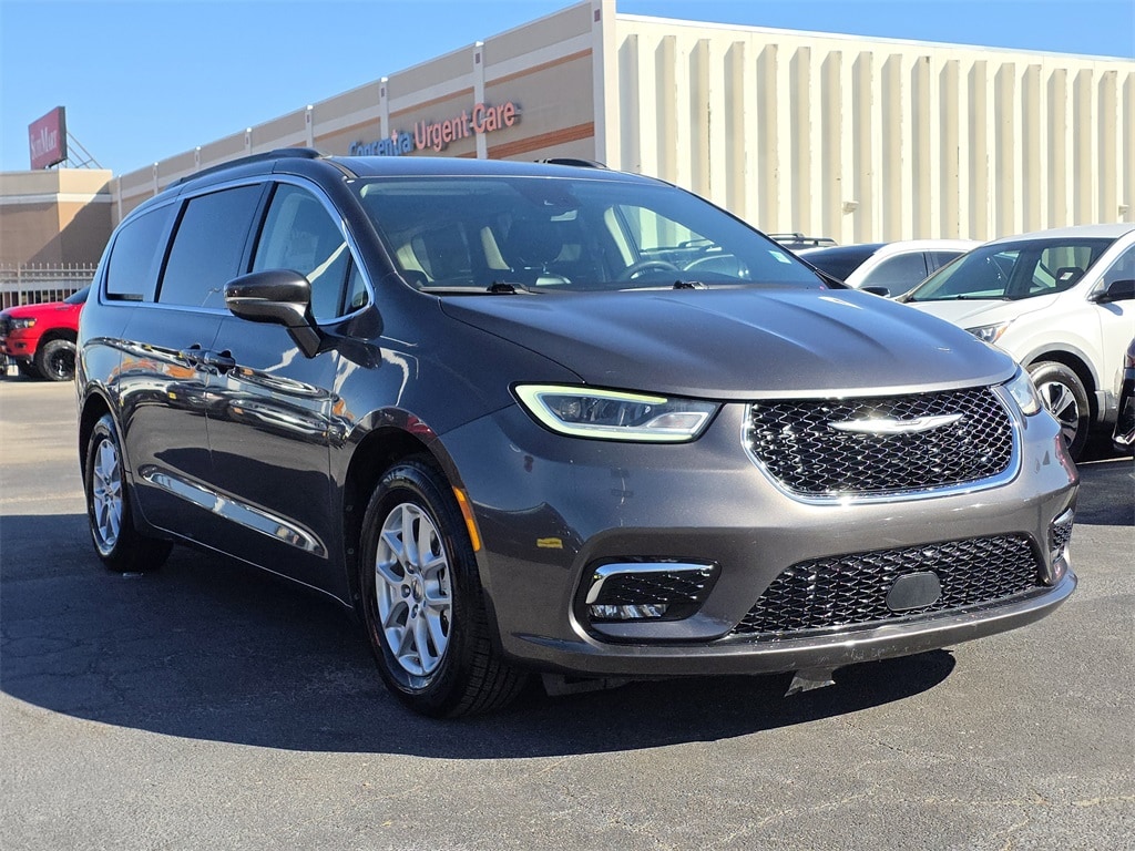 Used 2022 Chrysler Pacifica Touring L Minivan/Van
