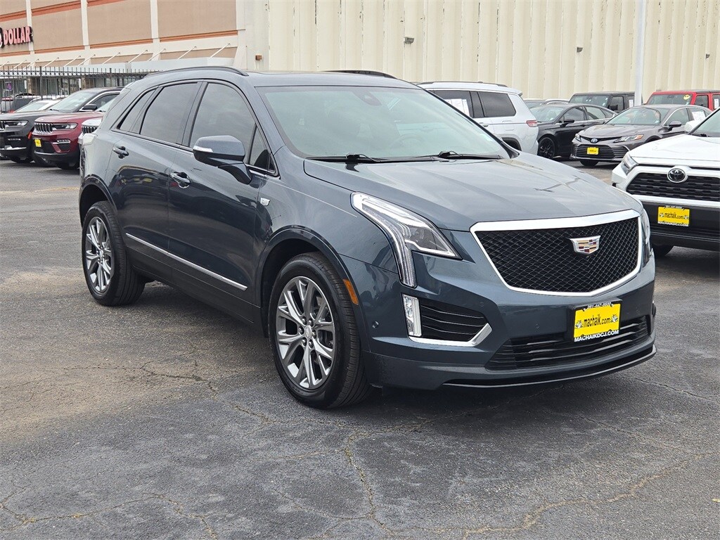 2021 Cadillac XT5 Sport photo 3
