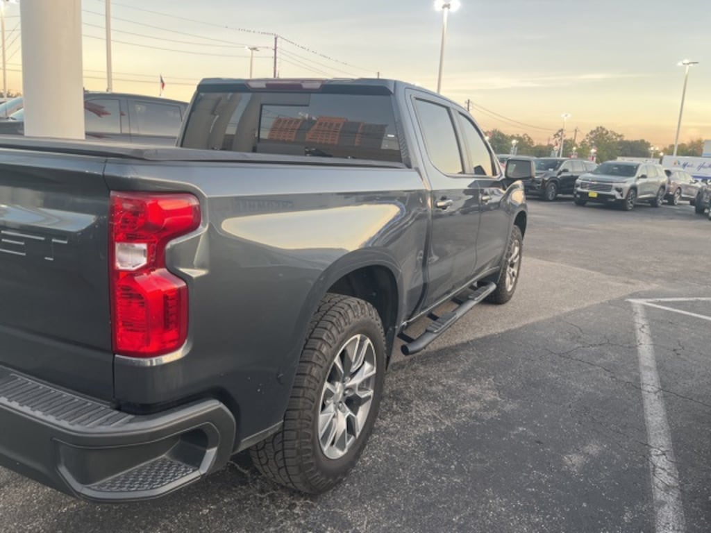 Used 2021 Chevrolet Silverado 1500 LT Truck